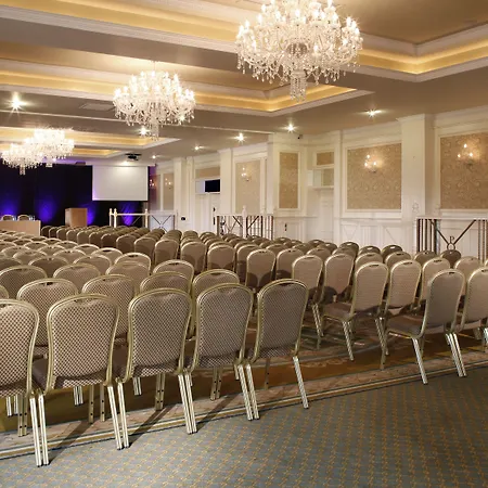 فندق The Park 4*